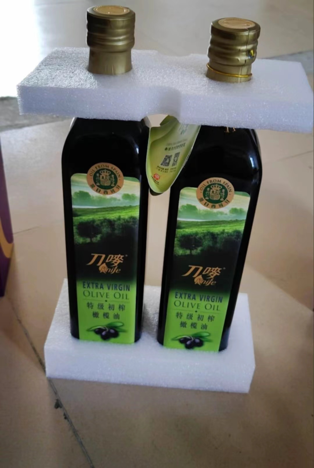 提升玻璃制品包装品质：珍珠棉的防潮与抗静电特性